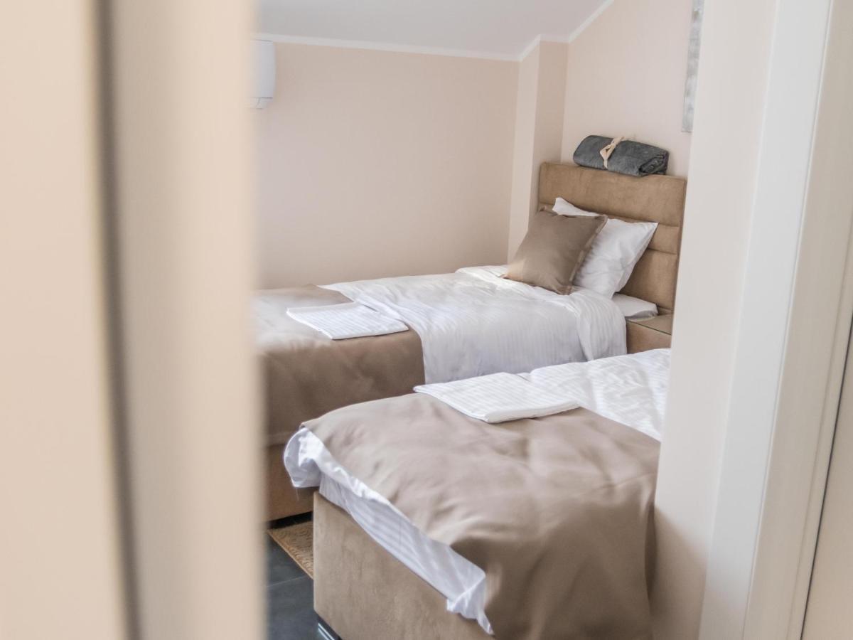 A Klub Apartmani Mrcajevci Exterior foto